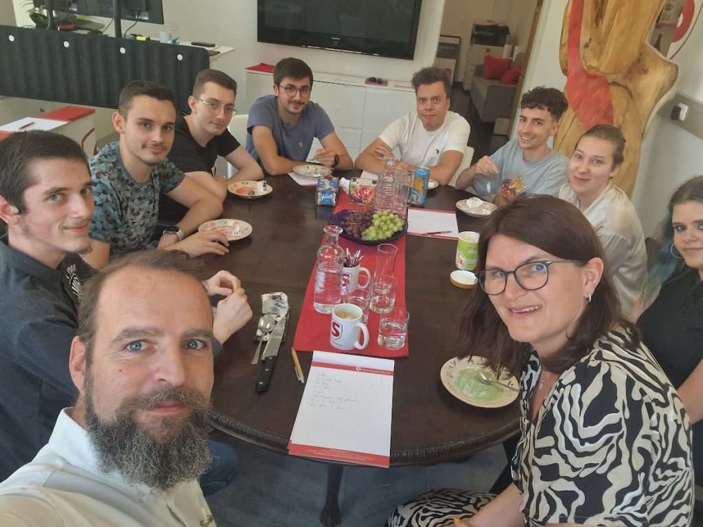 Programmierteam beim Eis zwischendurch